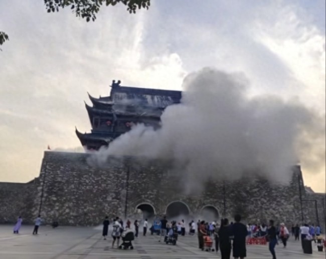 凤阳鼓楼系违建？县文旅局长否认