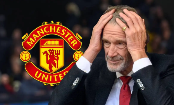 领牛策略 罗马诺：明夏曼联可能要出售乌加特，损失超过1500万英镑